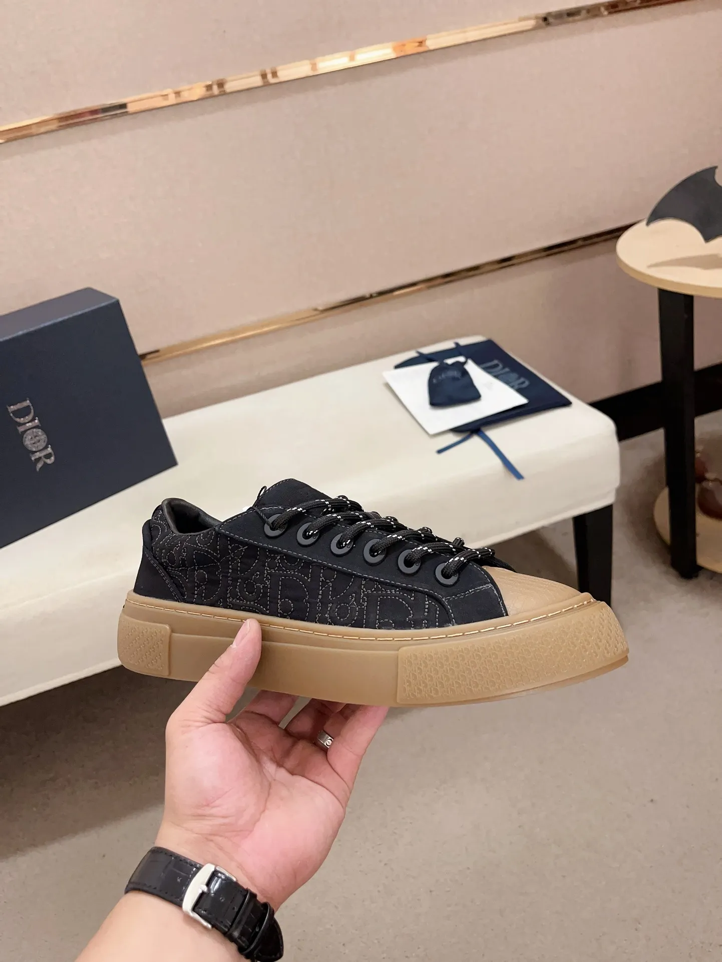 Men's shoes 💰: 680💰 [Dior·Dior] Top 🔍Couple model 💏🔍New casual sports style couple shoes, new four-season design, perfect workmanship, lace-up lazy style to create cabinet quality, upper: imported first-layer cowhide, sheepskin lining is soft and comfortable, ultra-light TPU wear-resistant outsole, simple, versatile fashion men's shoes, excellent color code number 35--44
